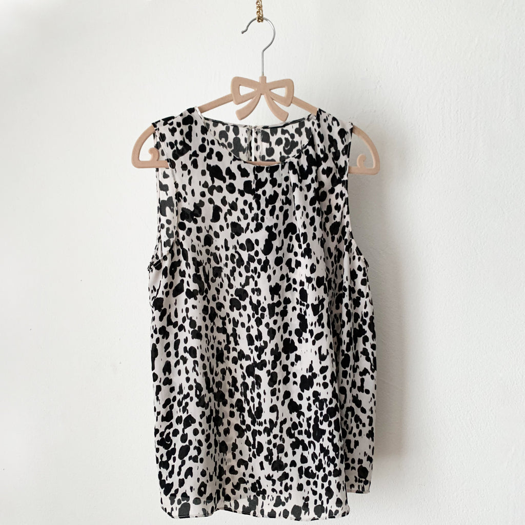 White and Black Spotted Top